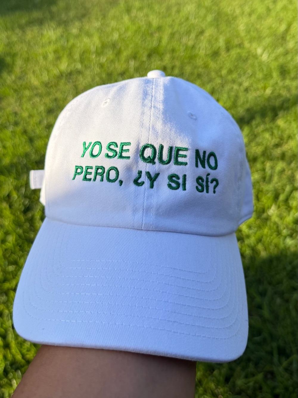 White Baseball Cap with Green Spanish Embroidery - Picture 1 of 12